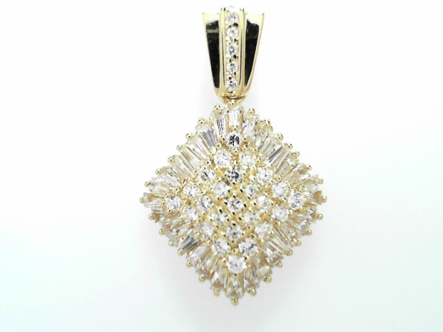 14K Gold Cubic Zirconia Cluster Pendant Necklace
