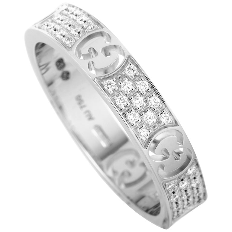 18K White Gold Gucci Diamond Icon Stardust Band Ring