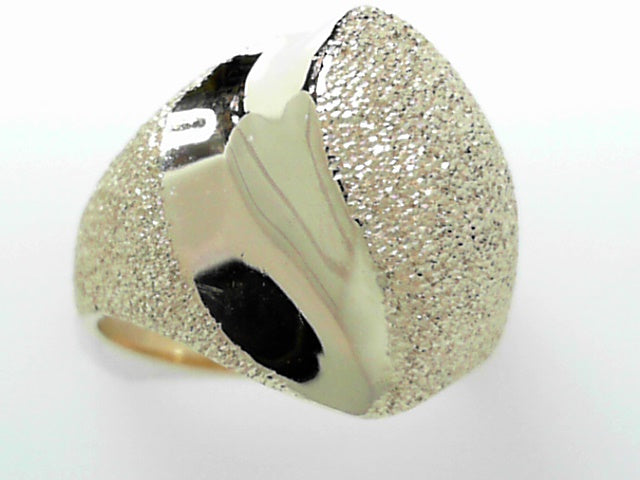 14K Gold Textured Women's Ring - Elegant Everyday Wear