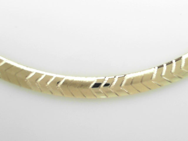 14K Gold Omega Textured Chain Necklace, 16-Inch Luxe Design