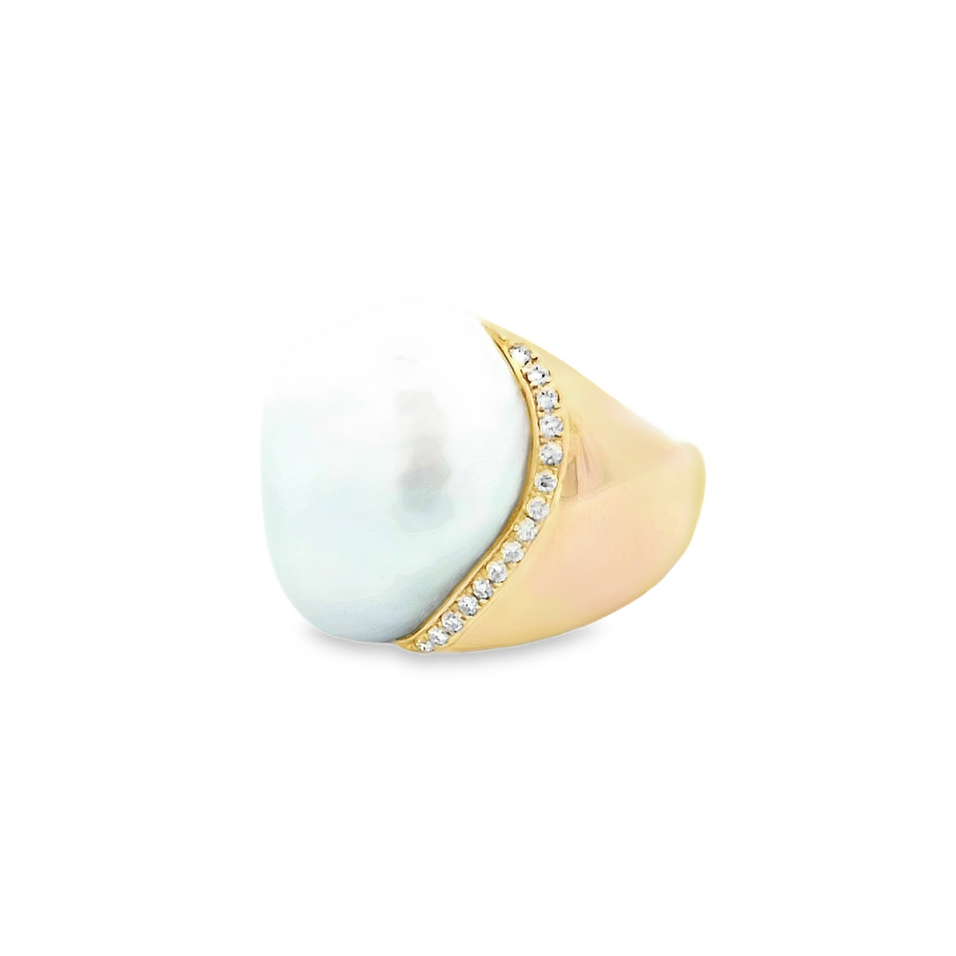 18kt Yellow Gold Baroque Pearl Diamond Accent Ring