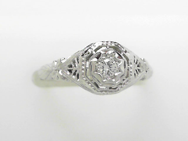 18K White Gold Vintage Diamond Solitaire Engagement Ring