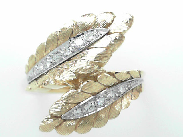 Vintage 14K Gold Diamond Cluster Ring - Classic Elegance