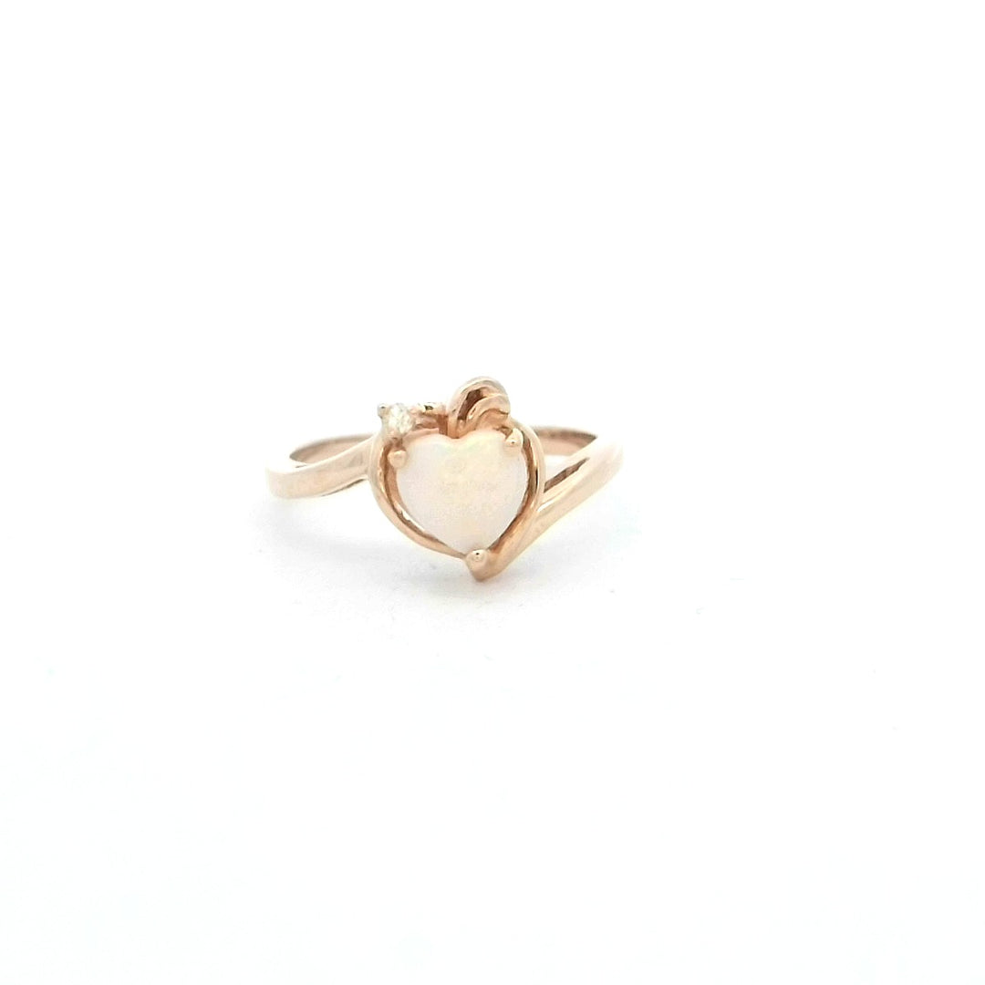 14kt Gold Opal & Diamond Women's Ring Size 6