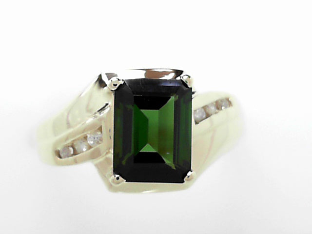 14K Green Gold Green Tourmaline Diamond Accent Ring