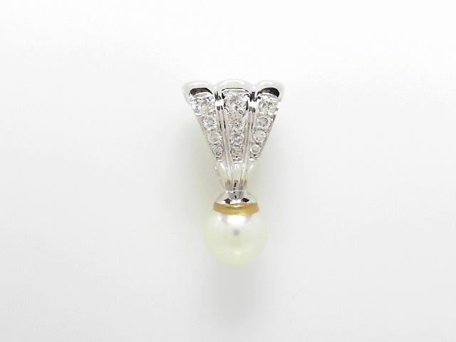 14kt Gold 8.5mm Cultured Pearl Pendant Necklace