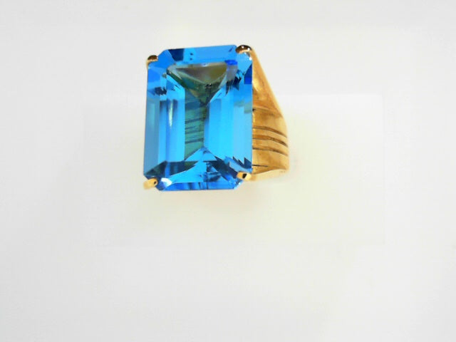 18K Gold Vintage Swiss Blue Topaz Women's Cocktail Ring